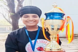 Student Mandeep Kaur won gold medal in gatka competition