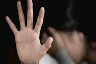 Teacher Allegedly Molests Class XII Student; Girl Repeatedly Slaps Him Publicly to Avenge Crime