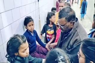 भागलपुर में फाइलेरिया की दवा खाने से दर्जनों स्कूली बच्चे बीमार, मायागंज अस्पताल में चल रहा इलाज