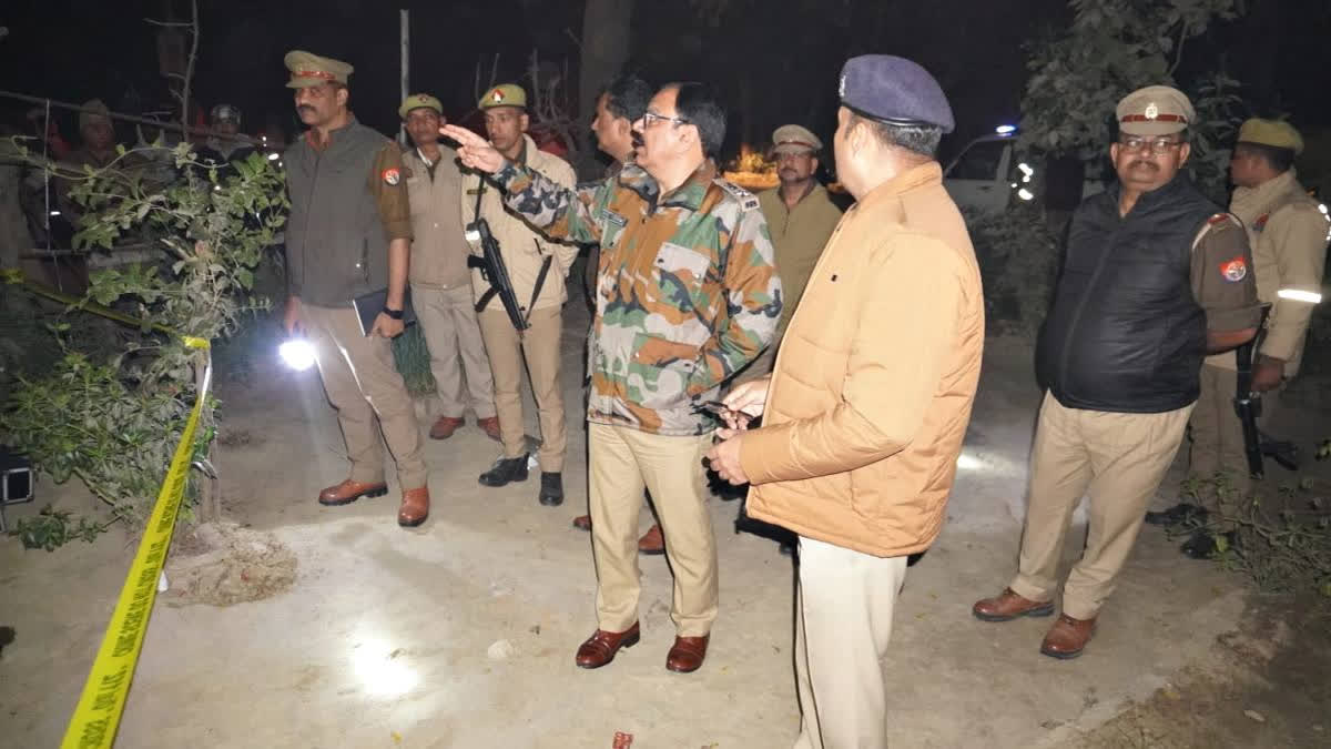 A middle-aged couple was allegedly killed with a sharp-edged weapon by some unidentified persons at Masoompur village in Ballia district