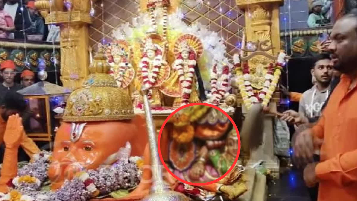 You should not touch the feet of Hanuman ji even by mistake, know the truth behind it, the pictures are also shocking