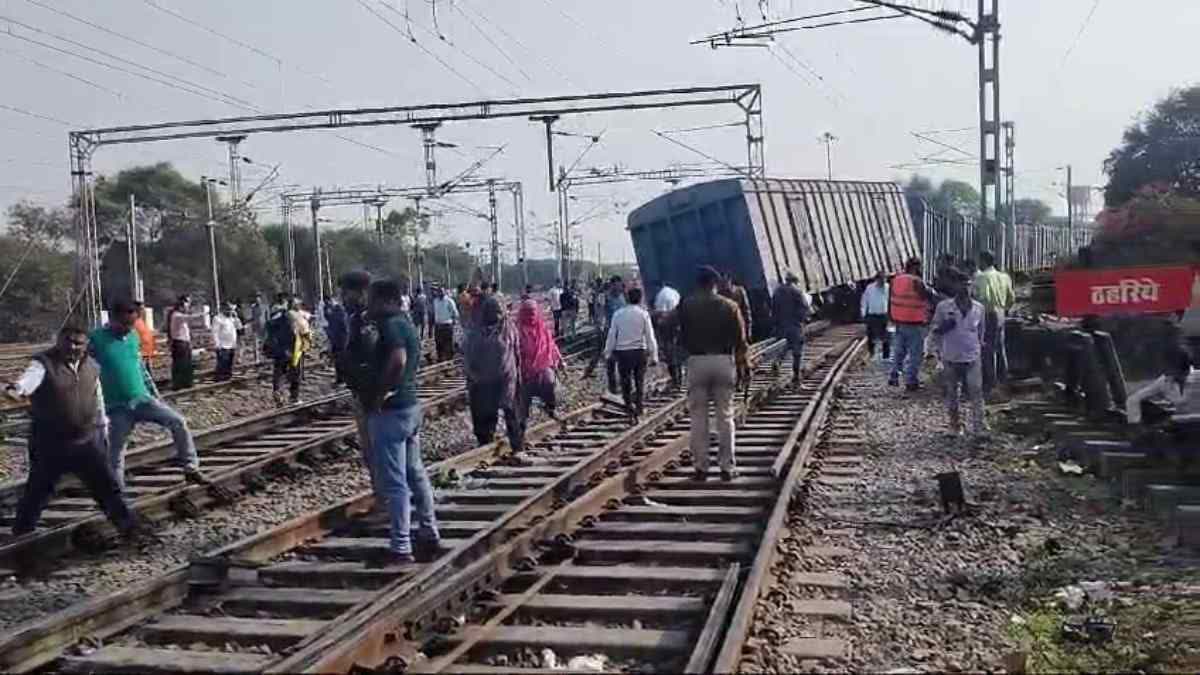 GOODS TRAIN COACHES DERAILED