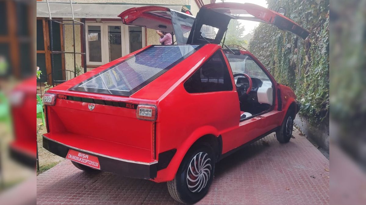 Maths Teacher From Kashmir Presents India's 'First Solar-Powered' Car