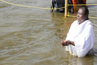 Maha Kumbh Mela 2025: President Murmu Takes Holy Dip At Triveni Sangam