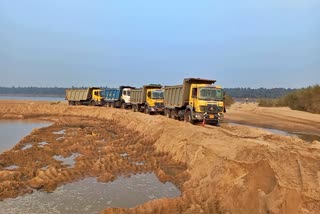 illegal_sand_mining_in_p_gannavaram_in_konaseema_district