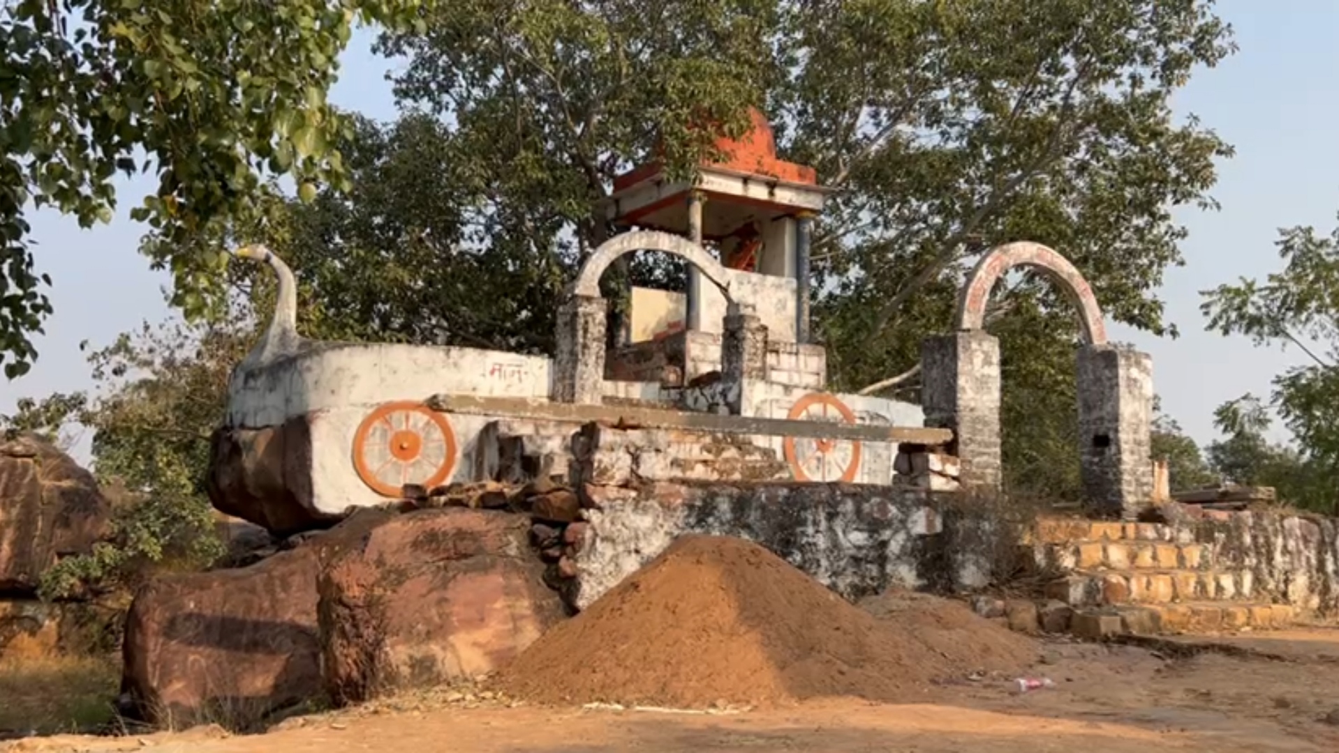 DEVRAHA BABA TAPOSTAHLI REWA