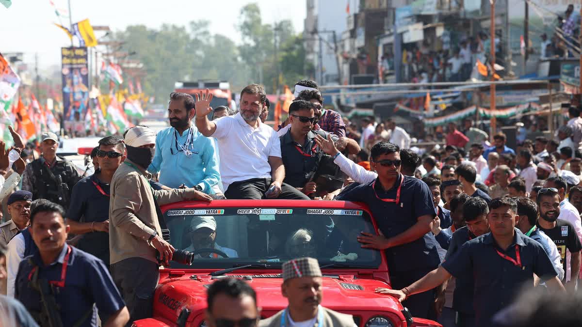 rahul-gandhi-pays-tributes-to-sardar-patel-on-last-day-of-his-yatra-in-gujarat