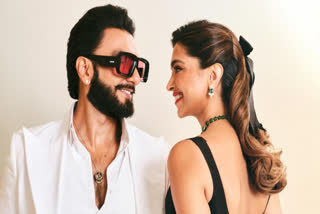 Soon-to-be parents Ranveer Singh and Deepika Padukone were spotted at the airport on Sunday morning. Deepika had a flight to catch, while doting husband Ranveer had come to see her off.