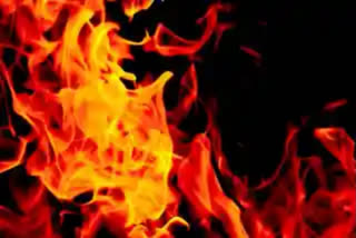 Fire breaks out at slum in Kolkata