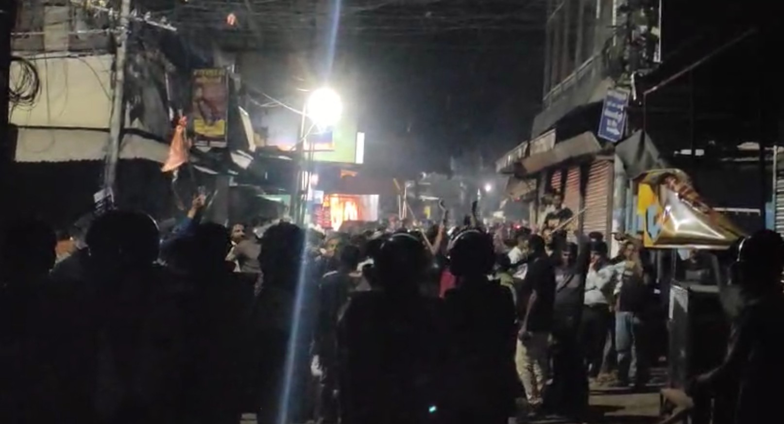 mahu news fight between two groups indias victory