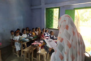Lone teacher for 170 students in a Bengal school.