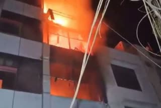 DELHI FIRE  FIRE BREAKS OUT  FIRE ACCIDENT DELHI  FIRE BREAKS OUT GANDHI NAGAR MARKET