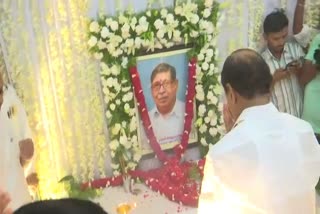 KCR Condoled Death of MLA Sanjay Kumar Father