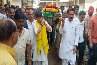 SCINDIA ATTENDED BJP WORKER FUNERAL