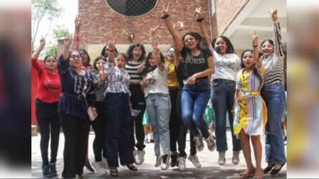 Girls win in 12th board results in Karnataka