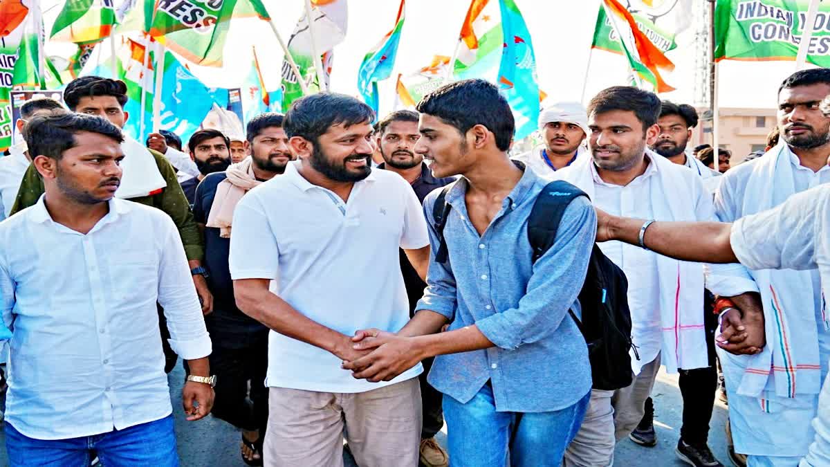 PALAYAN ROKO NAUKRI DO YATRA