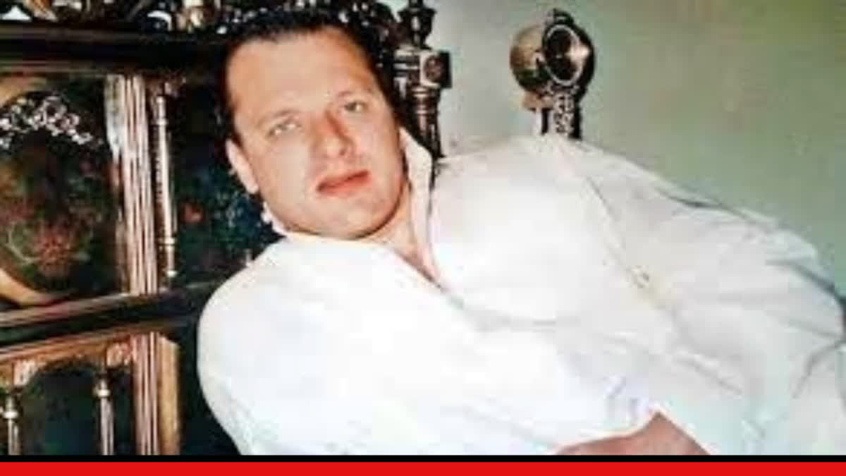 WHO IS DAVID HEADLEY