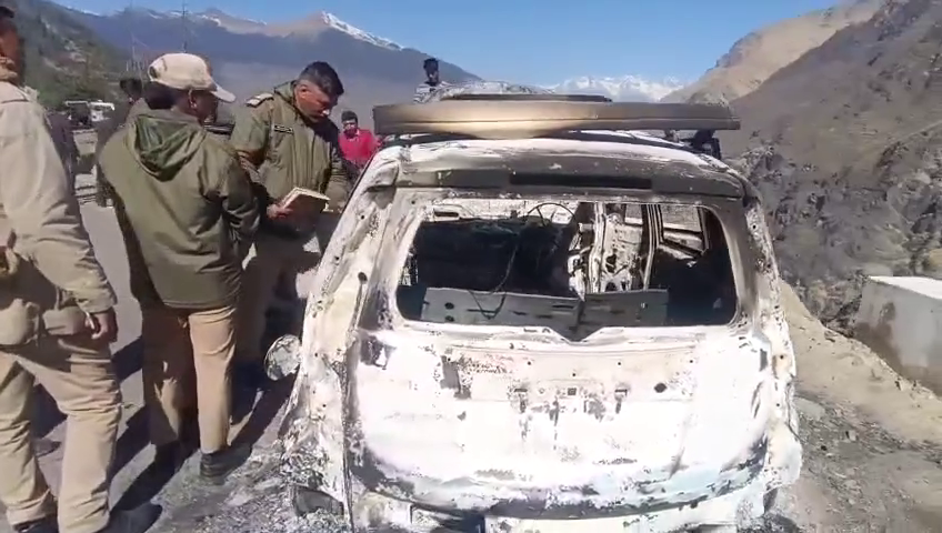 CHAMOLI WOMAN SKELETON BURN CAR