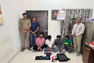 પંચમહાલ- આઈપીએલ ક્રિકેટ મેચ પર રમાતા ગ્રામ્ય પોલીસે, ચાર ઈસમોને દબોચ્યા હજુ એક ફરાર