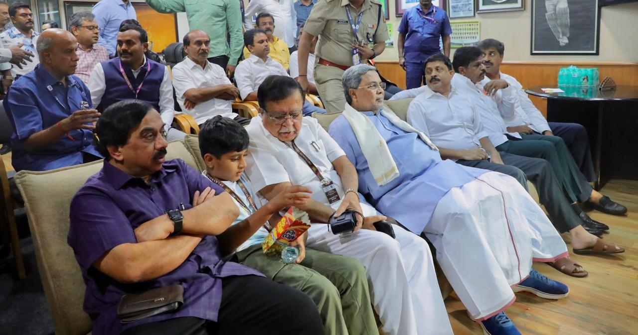 ಐಪಿಎಲ್ ಕ್ರಿಕೆಟ್ ಪಂದ್ಯ ವೀಕ್ಷಿಸಿದ ಸಿಎಂ ಸಿದ್ದರಾಮಯ್ಯ