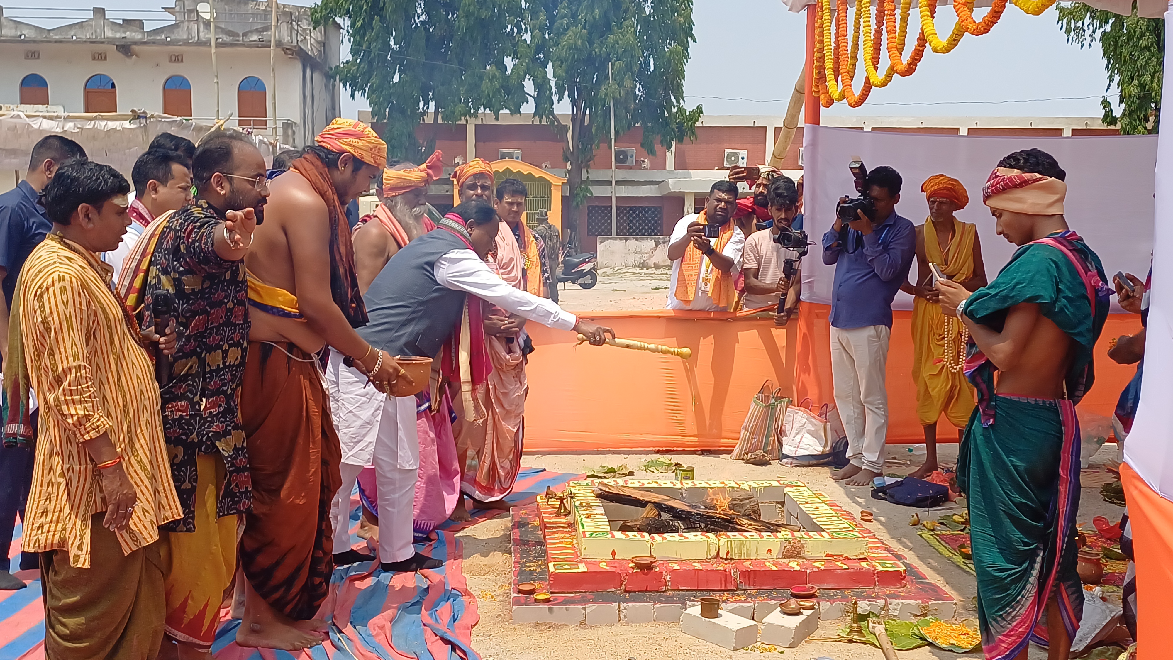 ୧୧୪ କୁଣ୍ଡୀୟ ବିଶ୍ଵଶାନ୍ତି ମହାଯଜ୍ଞରେ ଯୋଗଦେଲେ ମୁଖ୍ୟମନ୍ତ୍ରୀ
