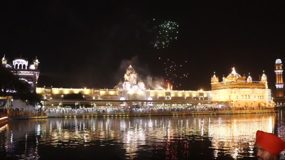 A supernatural fireworks display took place in Sachkhand Sri Darbar Sahib On the occasion of Gurpurab of Sri Guru Angad Dev ji