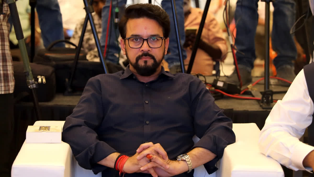 Congress leaders live in India but speak the language of Pakistan, Union Minister Anurag Thakur said on Friday and alleged that the grand old party seeks Pakistan's support to get votes.