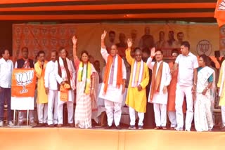 Union Defence Minister Rajnath Singh campaigned for BJP candidate Sita Soren in Dumka