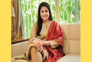 Renuka Shahane On Marathi Artist