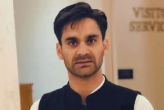 A day after being served notice by the Jammu and Kashmir poll body over his “referendum” remark, People's Democratic Party youth leader and Srinagar Parliamentary segment candidate, Waheed Para, in his reply on Friday clarified that he had not violated the model code of conduct as his referendum remark is being misunderstood “based on conjectures and surmises”.