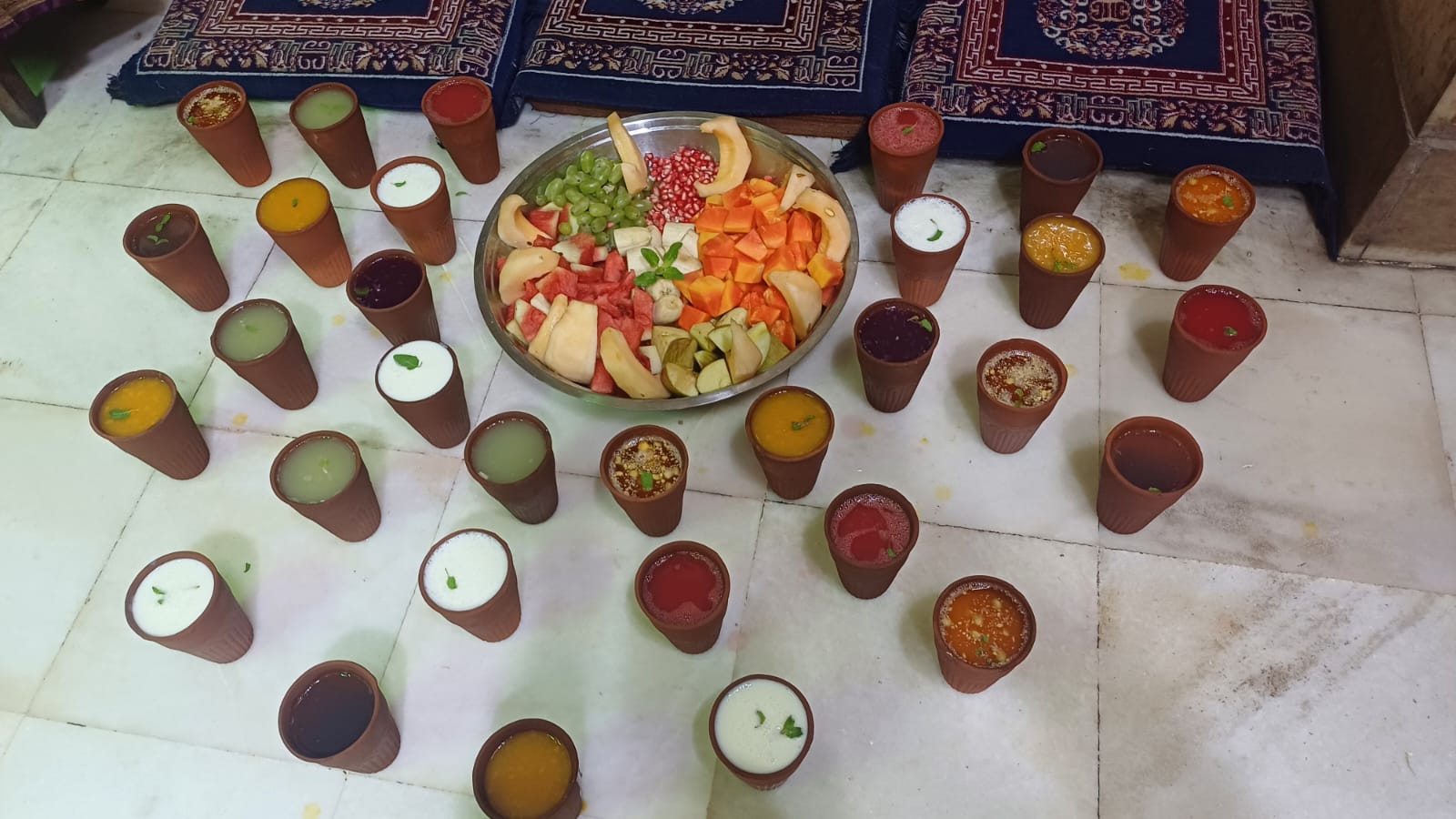 गर्मी में भगवान को लस्सी और छाछ का भोग