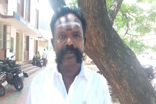 அதிமுக தொண்டர் குமார்