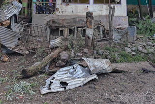 multiple-loud-blasts-rang-air-panic-buying-of-essentials-in-kashmir