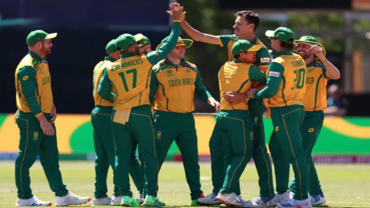 جنوبی افریقہ نے ٹاس جیت کر پہلے بیٹنگ کرنے کا فیصلہ کیا