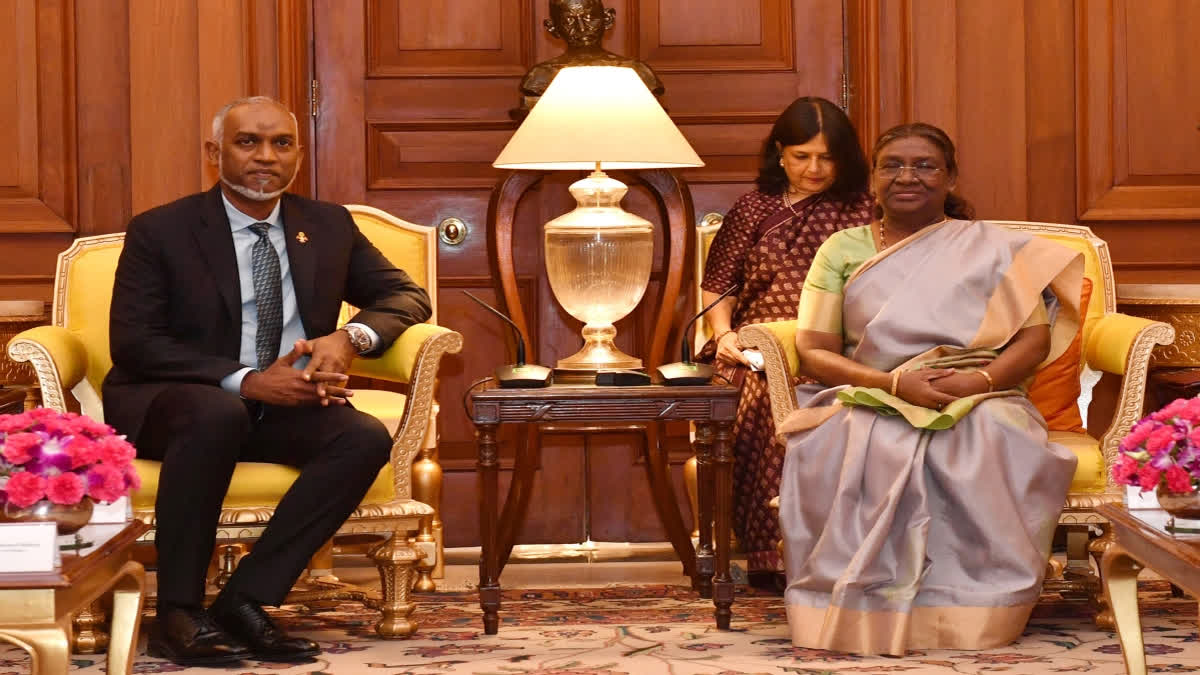 Top leaders from Nepal, Maldives, Mauritius, Seychelles call on President Murmu