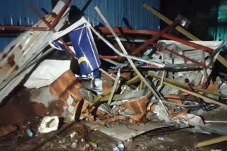 building slabs collapses in Vikhroli