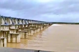Arrangements to store water in Annaram Barrage