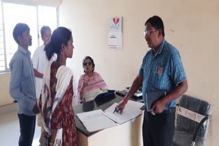 civil-surgeon-inspection-at-barkakana-primary-health-center-in-ramgarh