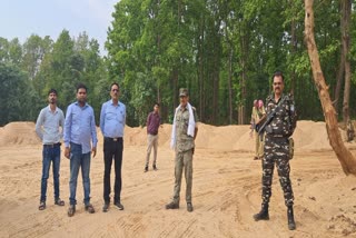 two-lakh-cft-sand-seized-and-fir-against-10-smugglers-in-khunti