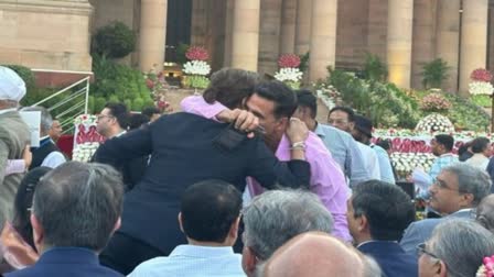 NARENDRA MODIS OATH TAKING CEREMONY  SHAH RUKH KHAN AT RASHTRAPATI BHAVAN  AKSHAY KUMAR RASHTRAPATI BHAVAN  NARENDRA MODI THIRD CABINET