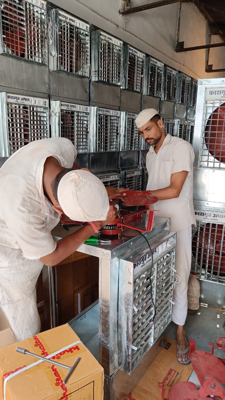 PRISONERS MADE COOLERS IN JAIL