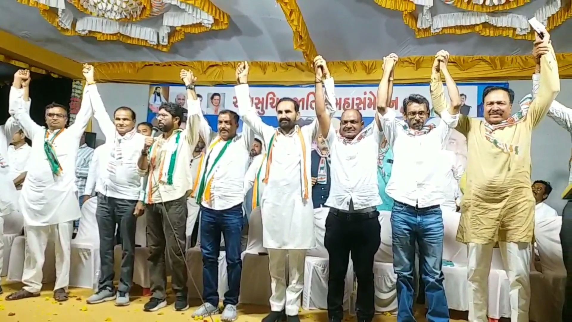 મોટા કોટડામાં જીગ્નેશ મેવાણીની ચૂંટણી સભા