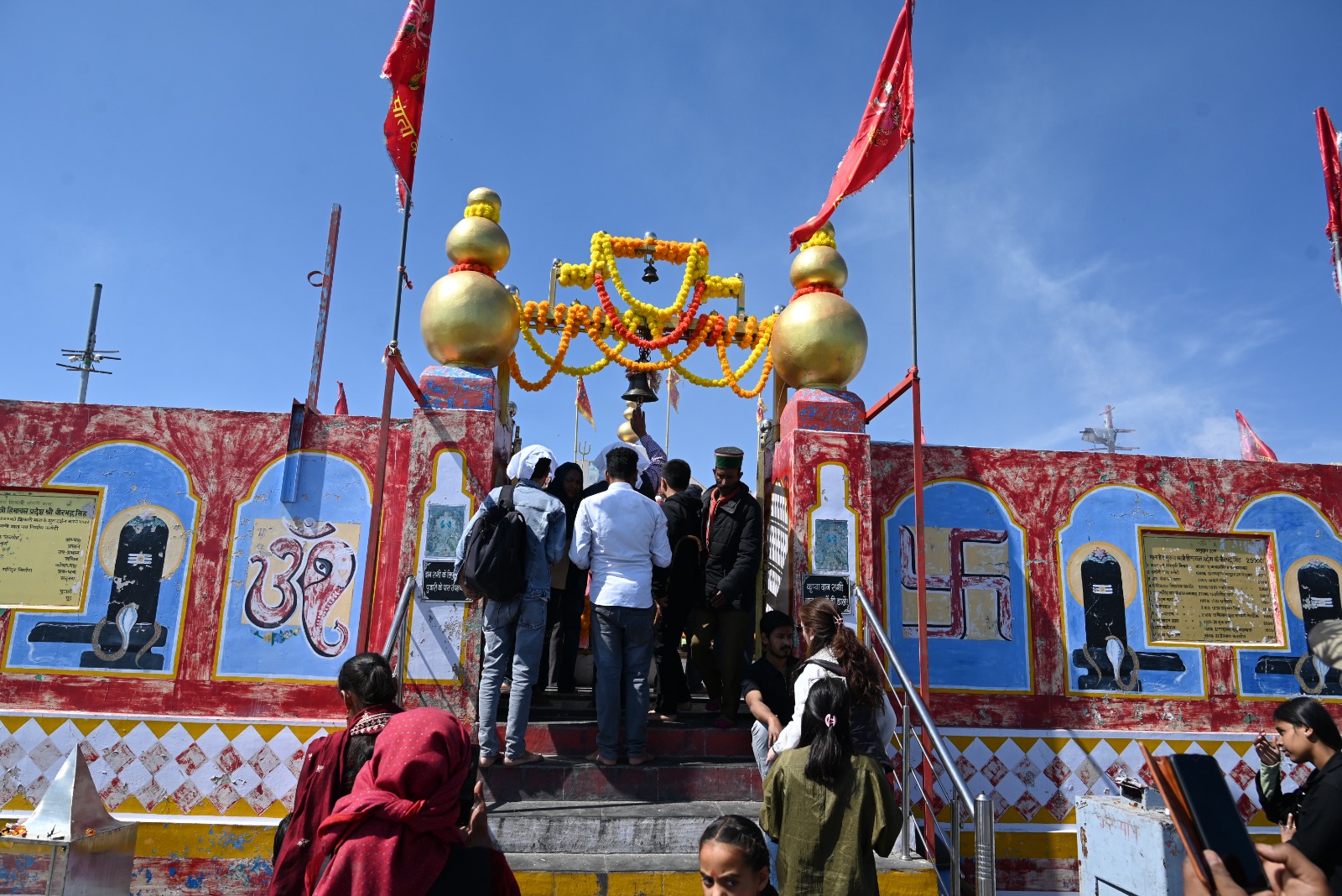देश-प्रदेश से माता के दरबार में लगता है भक्तों का तांता