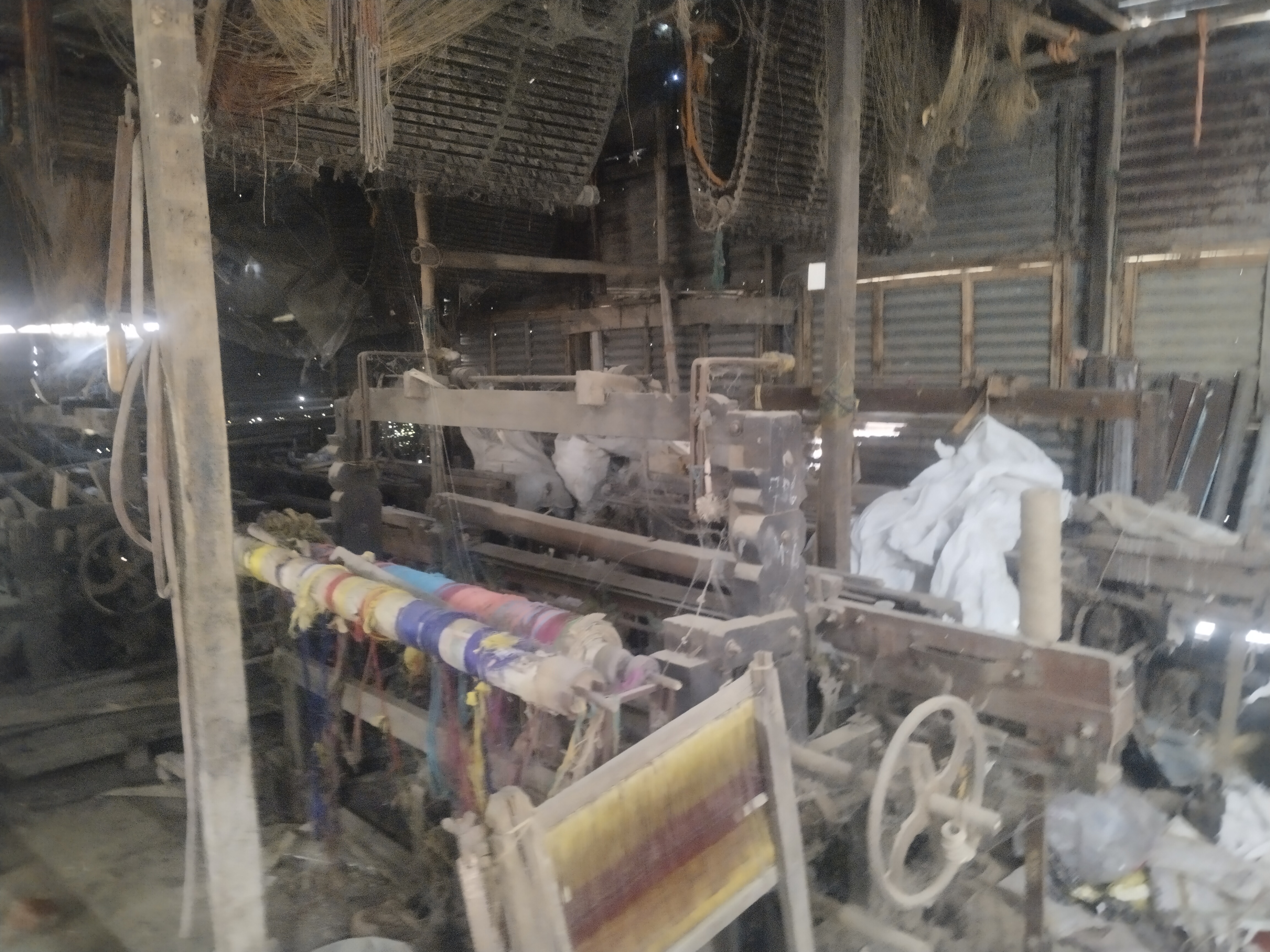The Last & Lost Looms Of Gangarampur: WB Weavers Stare At Darkness As Government Tant Hub On Verge Of Closure