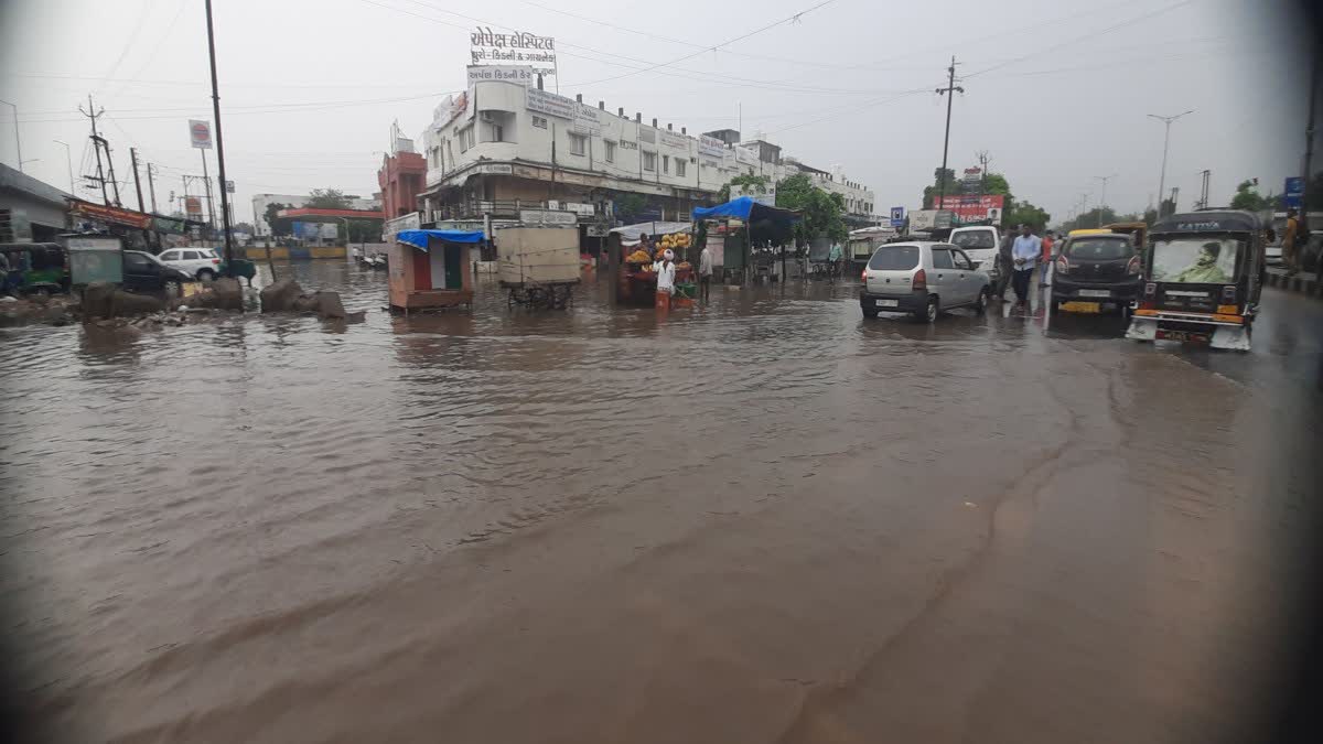 Patan Rain : પાટણ જિલ્લામાં સાર્વત્રિક મેઘમહેર, અનેક વિસ્તારમાં પાણી ભરાતા વાહન ચાલકો અટવાયા