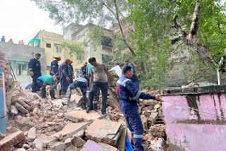 Ahmedabad Accident: મીઠાખળી ગામમાં મકાન ધરાશાયી, એકનું મોત 3ને ઈજા