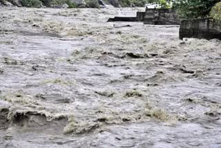 2 hotels washed away in Beas river in Bhuntar