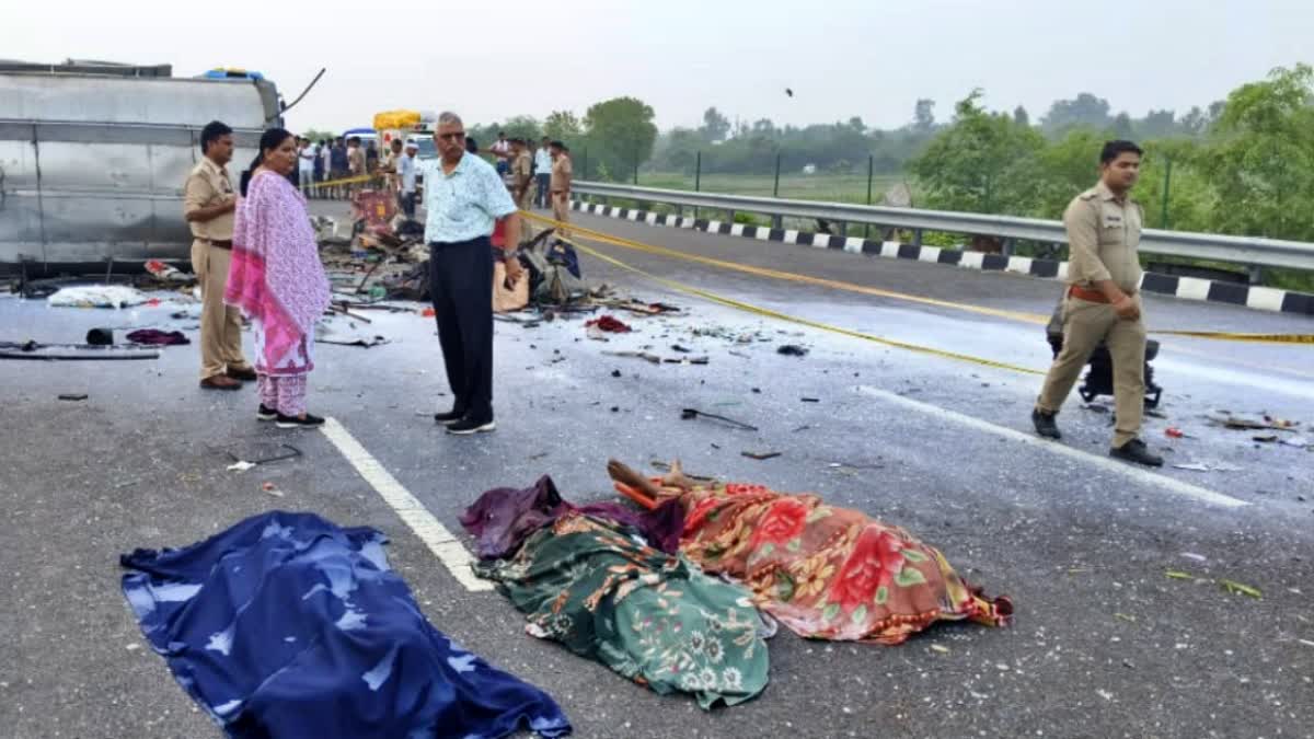 18 killed, 30 Injured After Bus Rams Into Milk Tanker On Lucknow-Agra Expressway in Unnao