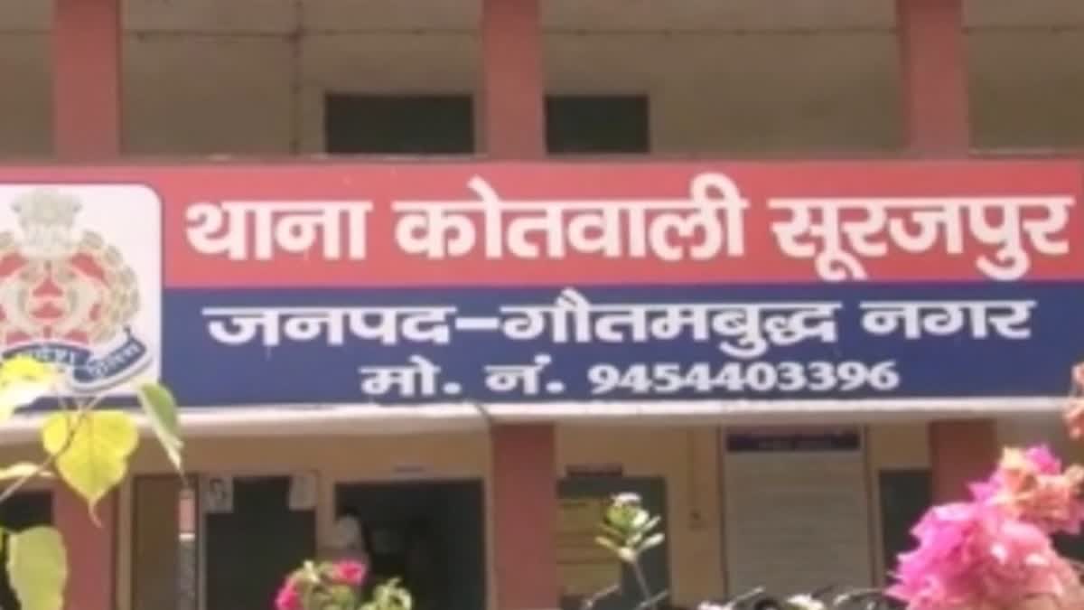 ग्रेटर नोएडा में किरायेदारों के बीच खूनी घमासान