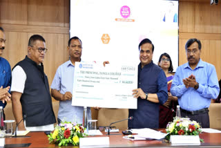 Chief Minister Himanta Biswa Sarma distributing funds as part of 'Pragyan Bharati Scheme' on Wednesday.